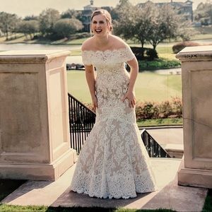 Anne Barge wedding dress, style 617, size 8/10, ivory lace, off the shoulder